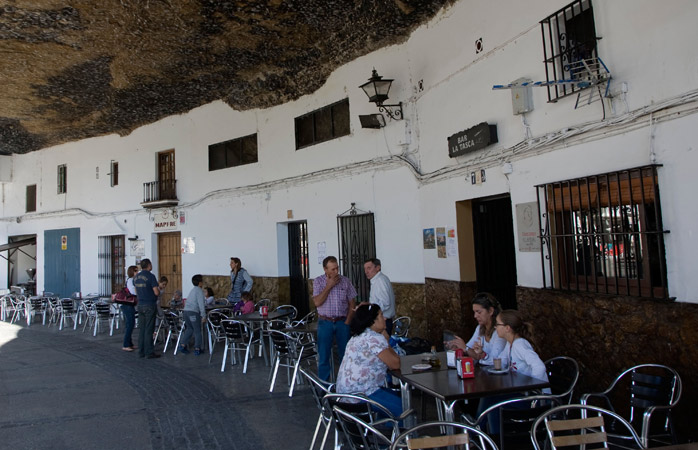 5-Setenil-de-las-Bodegas-secret-underground-cities