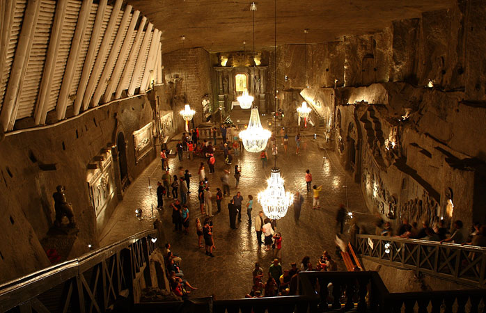 1-Wieliczka-Salt-Mine-secret-underground-cities