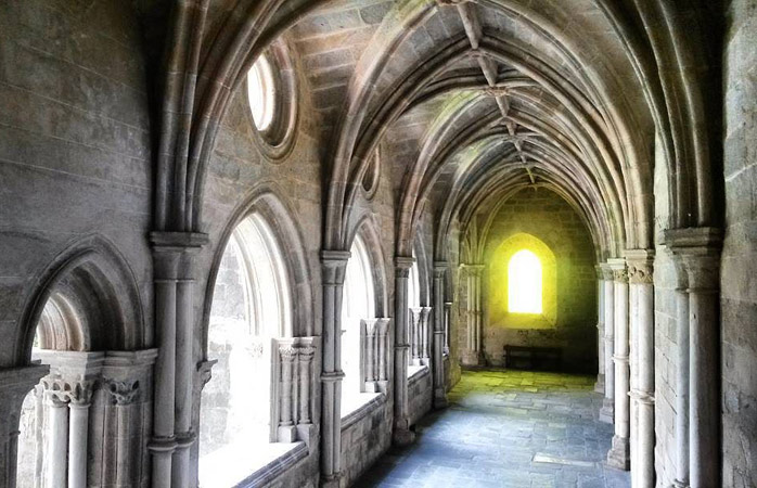 Soak up some history in Évora, here in the city’s Gothic Cathedral