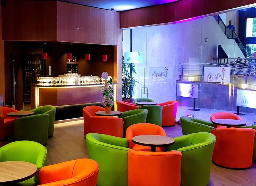 Bar Photo