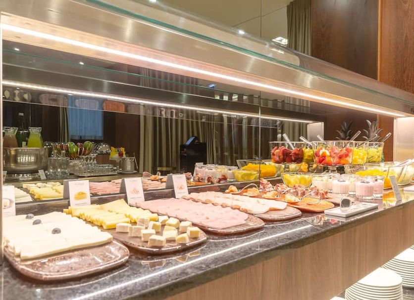 Buffet Photo