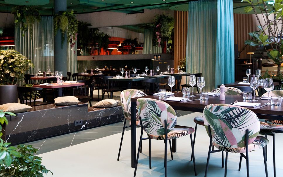 Restaurant Photo