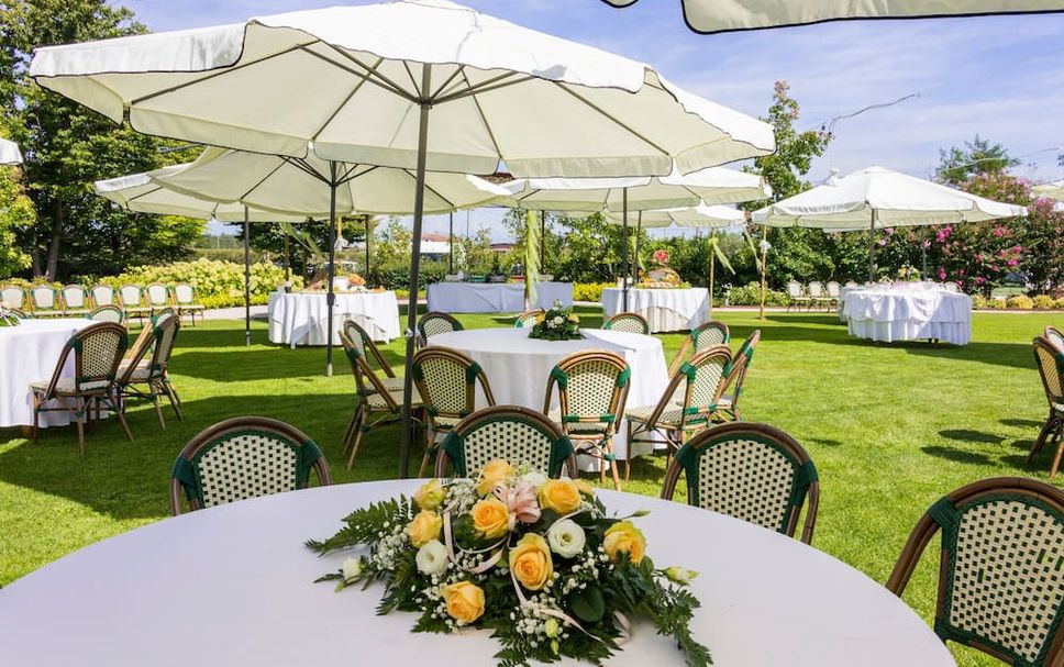 Banquet hall Photo